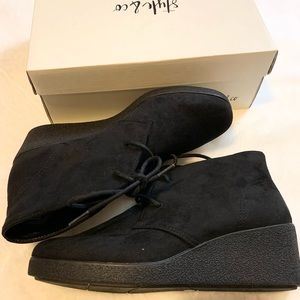 NWT Style&Co Size 8 black nubuck wedge